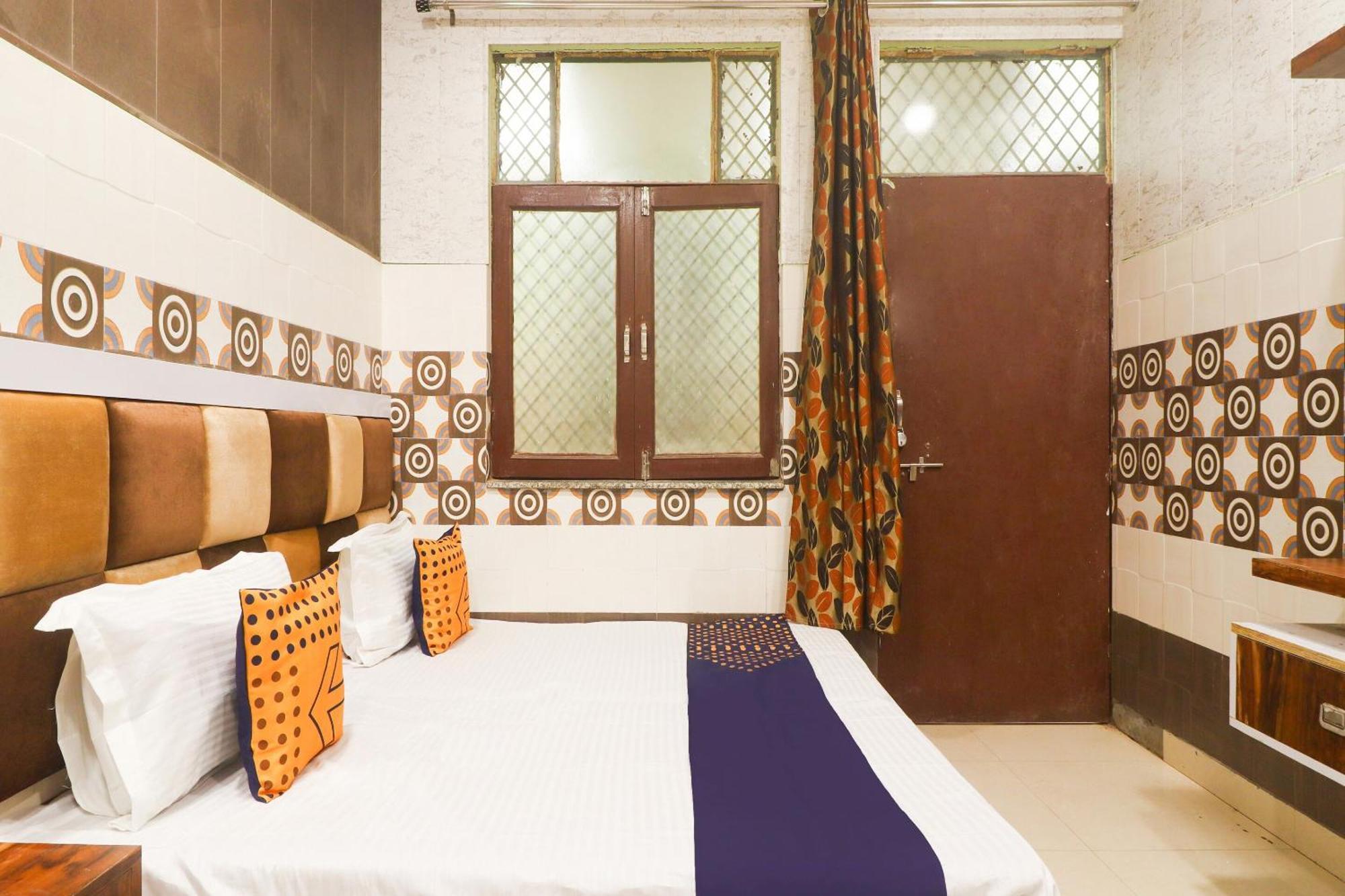 Oyo Flagship 78167 Hotel Royal Castle Kanpur Exterior photo